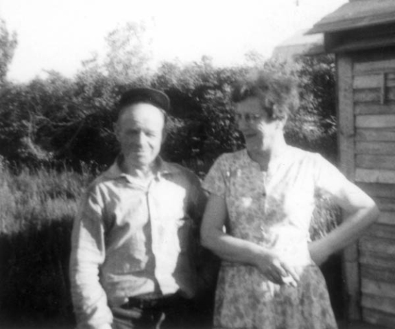 285: Albert Walsh and his wife Mary Frances Carroll, in Pasadena. (1969) [courtesy of Betty (Carroll) Spurvey]